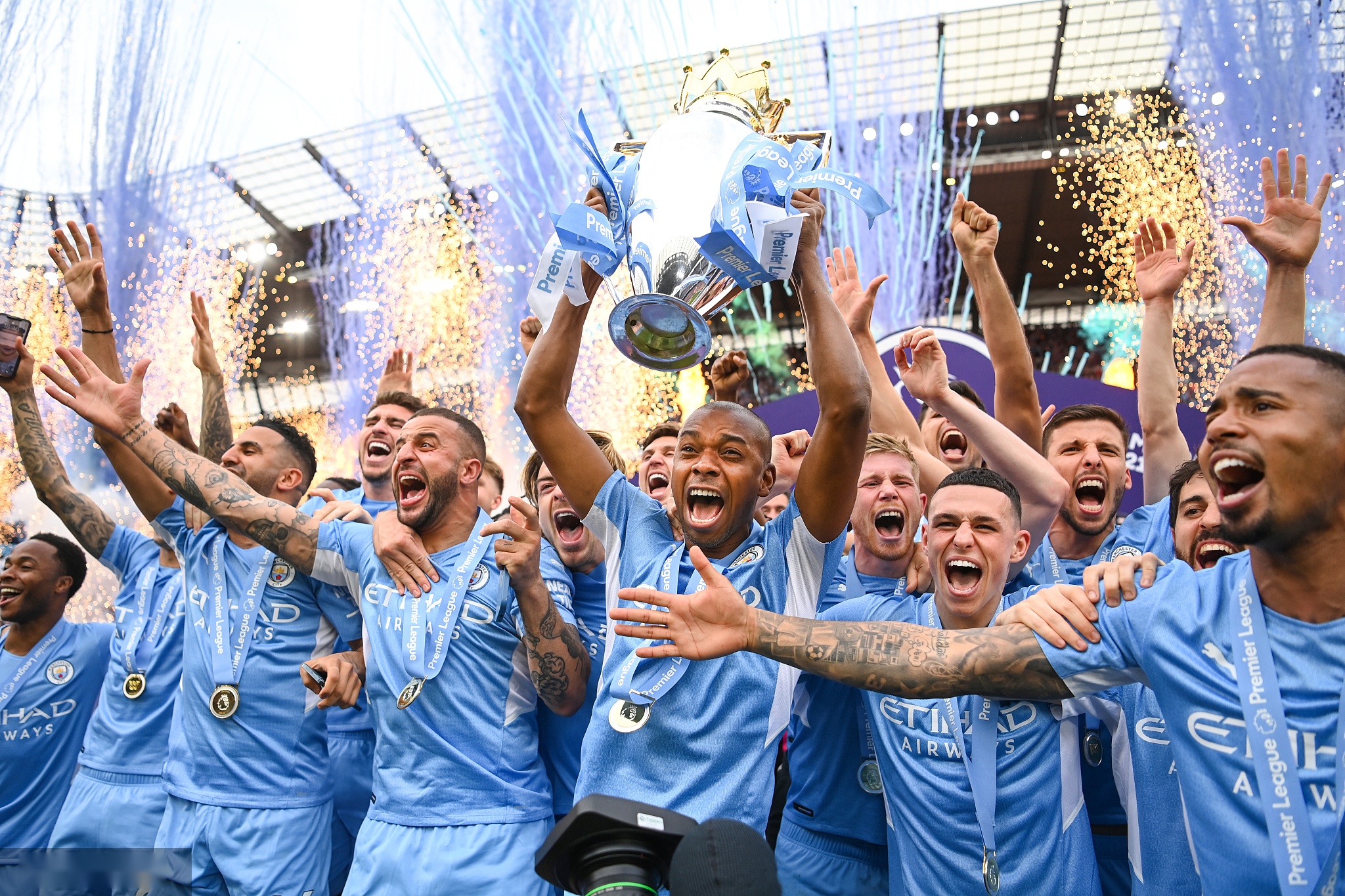 正面临一个 正面临一个